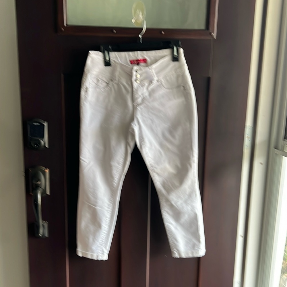 New never worn Royalty for me white jeans size 6